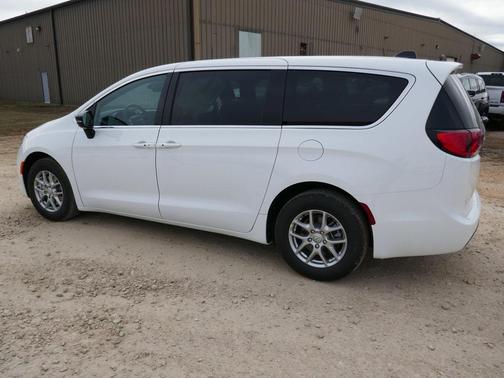 2026 Chrysler Voyager LX
