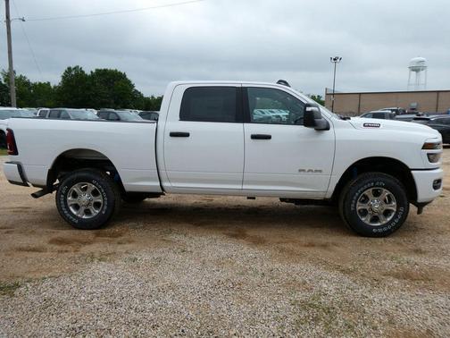 Bright White Clearcoat 2026 RAM 2500 Big Horn