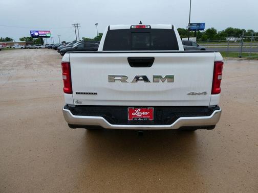 Bright White Clearcoat 2026 RAM 1500 Big Horn/Lone Star