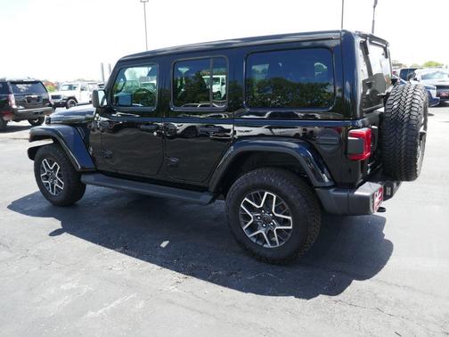 Black Clearcoat 2026 Jeep Wrangler Sahara