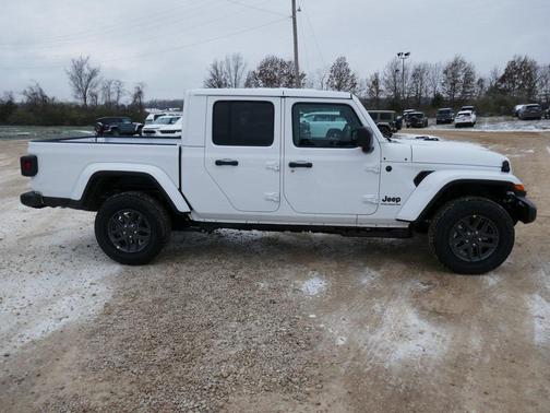 2026 Jeep Gladiator Sport