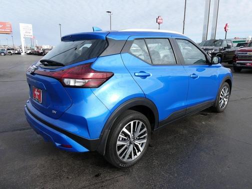2023 Nissan Kicks SV