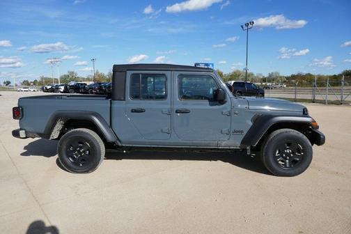 2026 Jeep Gladiator Sport