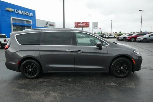 2021 Chrysler Pacifica Touring-L