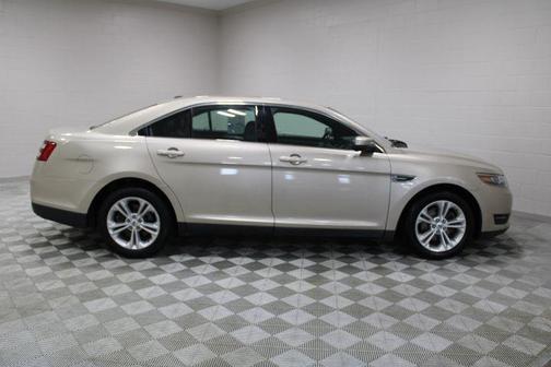 2017 Ford Taurus SEL