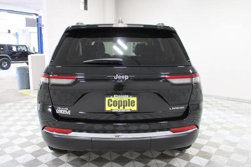 2022 Jeep Grand Cherokee Laredo