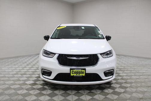 2024 Chrysler Pacifica Touring-L