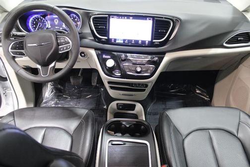 2024 Chrysler Pacifica Touring-L