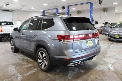 2025 Volkswagen Atlas 2.0T SE