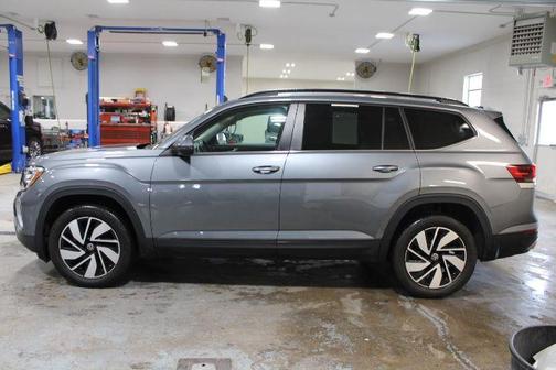 2025 Volkswagen Atlas 2.0T SE