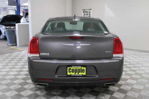 2015 Chrysler 300 Limited