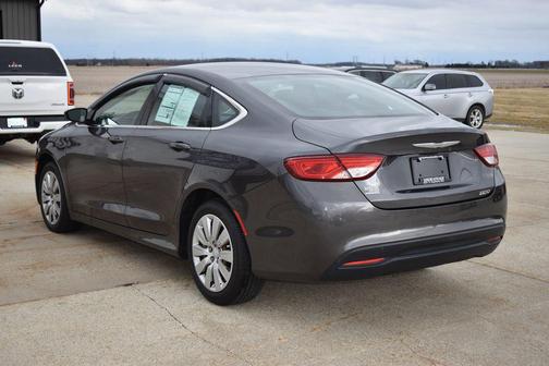 2016 Chrysler 200 LX