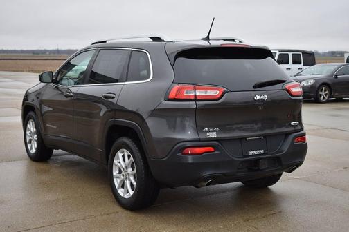 Granite Crystal Metallic Clearcoat 2014 Jeep Cherokee Latitude