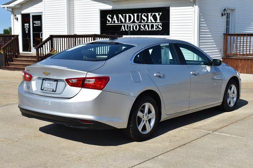 Silver Ice Metallic 2020 Chevrolet Malibu 1LS