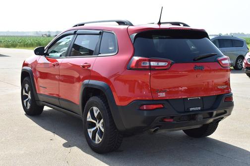 RED 2017 Jeep Cherokee Trailhawk