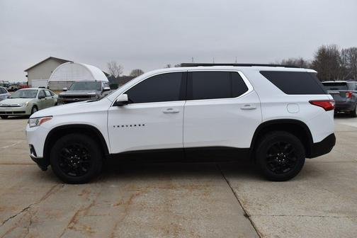 Summit White 2021 Chevrolet Traverse LT Cloth
