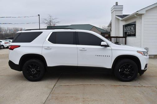 Summit White 2021 Chevrolet Traverse LT Cloth