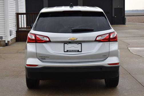 Silver Ice Metallic 2019 Chevrolet Equinox LS