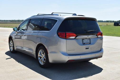 Billet Silver Metallic Clearcoat 2019 Chrysler Pacifica Limited