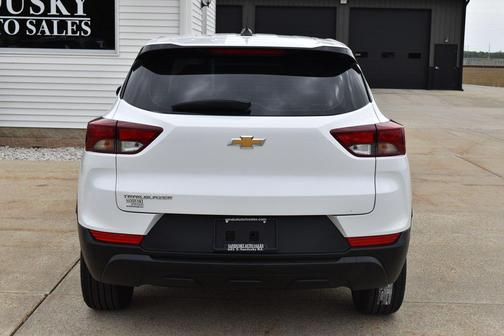 Summit White 2021 Chevrolet Trailblazer Base