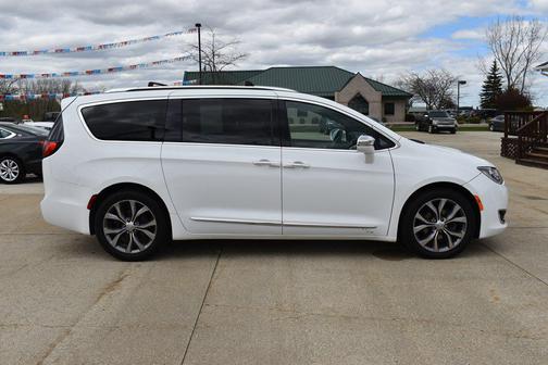 Bright White Clearcoat 2020 Chrysler Pacifica Limited