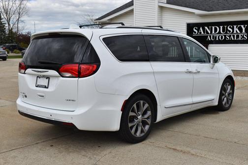 Bright White Clearcoat 2020 Chrysler Pacifica Limited