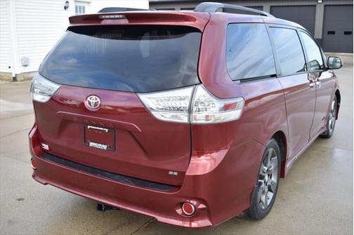 2016 Toyota Sienna SE