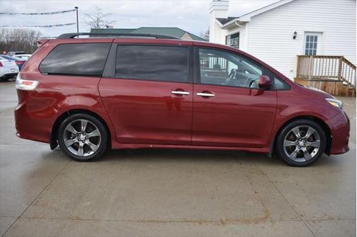 2016 Toyota Sienna SE