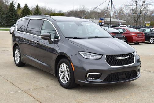 Granite Crystal Metallic Clearcoat 2022 Chrysler Pacifica Touring L