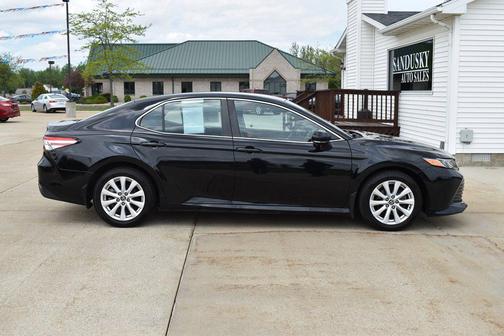 Midnight Black Metallic 2019 Toyota Camry LE