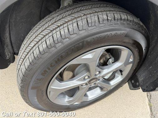 Star White Metallic Tri-Coat 2025 Ford Escape ST-Line Select