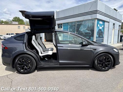 Midnight Silver Metallic 2022 Tesla Model X