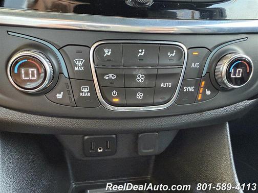 2022 Chevrolet Traverse LT Leather