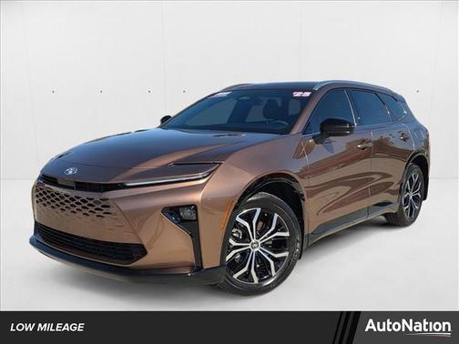 2025 Toyota Crown Signia XLE