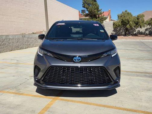 2025 Toyota Sienna XSE 7 Passenger