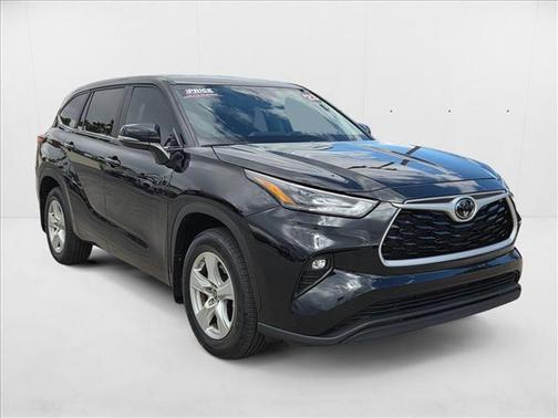 2023 Toyota Highlander LE