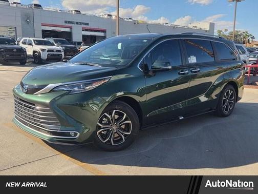 2025 Toyota Sienna Platinum 7 Passenger