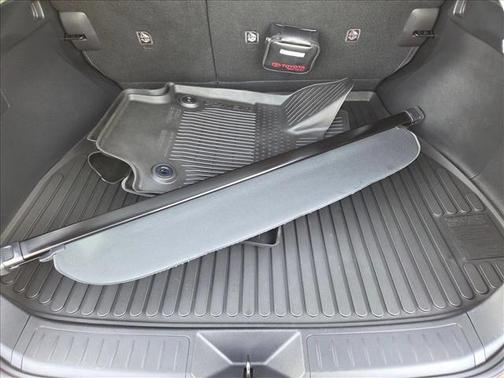 2023 Toyota Venza LE