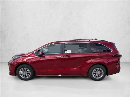 2025 Toyota Sienna XLE 8 Passenger