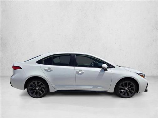 Ice Cap 2024 Toyota Corolla SE