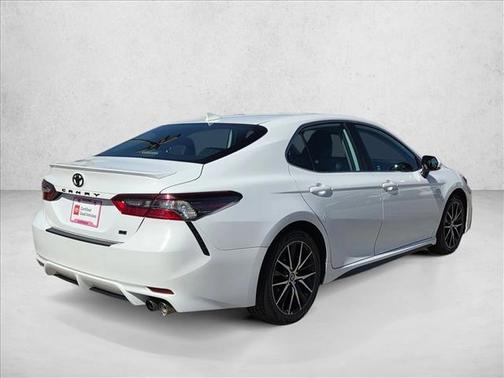 Ice Cap 2024 Toyota Camry SE