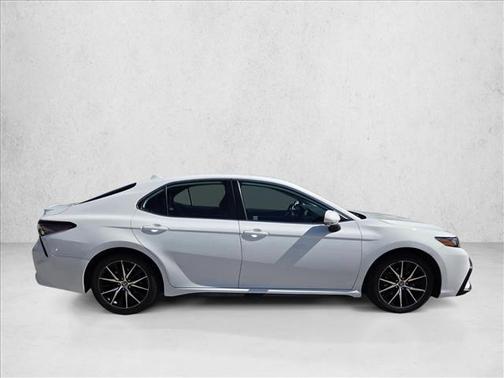Ice Cap 2024 Toyota Camry SE
