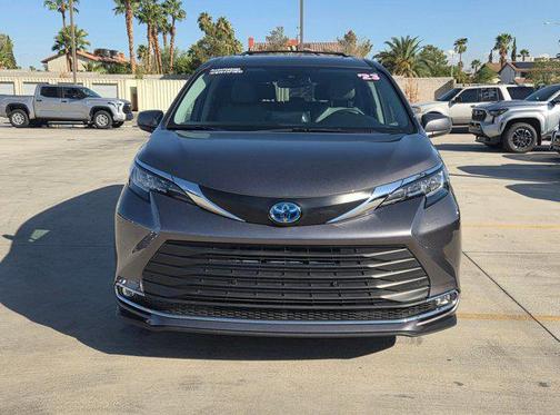 2023 Toyota Sienna XLE 8 Passenger