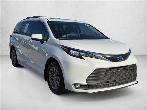 2024 Toyota Sienna XLE