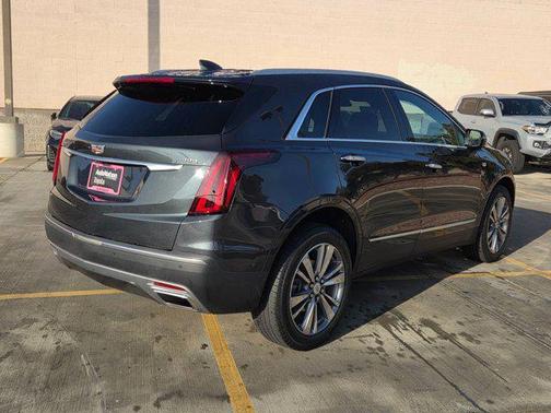2022 Cadillac XT5 Premium Luxury