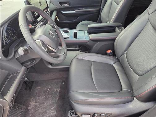 2025 Toyota Sienna XSE 7 Passenger