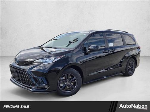 2025 Toyota Sienna XSE 7 Passenger