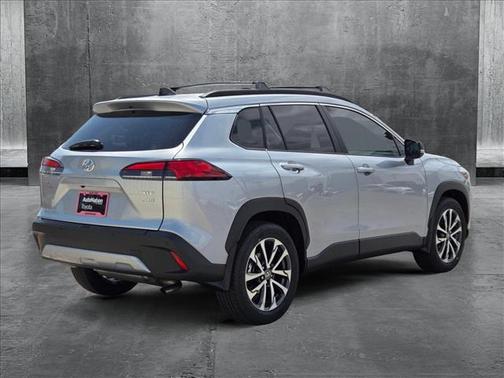 2025 Toyota Corolla Cross XLE