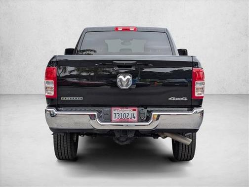 Diamond Black Crystal Pearlcoat 2024 RAM 2500 Big Horn Crew Cab 4x4 6'4' Box