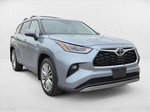2022 Toyota Highlander Platinum
